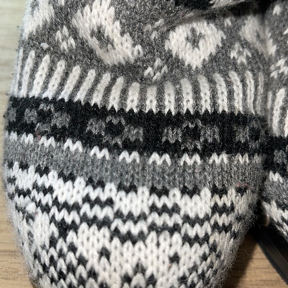 Black & White Charlotte Russe Multi Knitted Platform Clog Heel, Size 8 - Picture 7 of 7